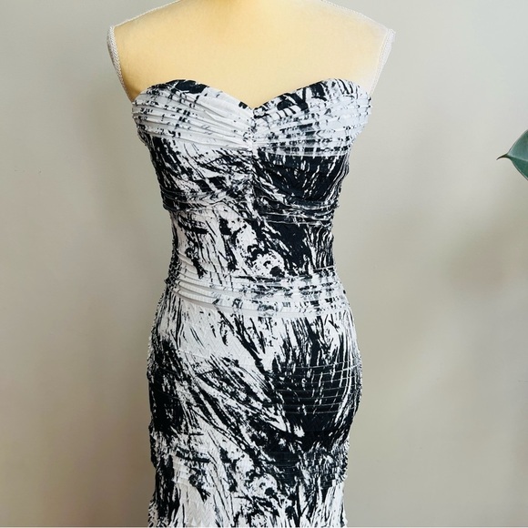 Va Va Voom strapless maxi dress - Picture 3 of 6